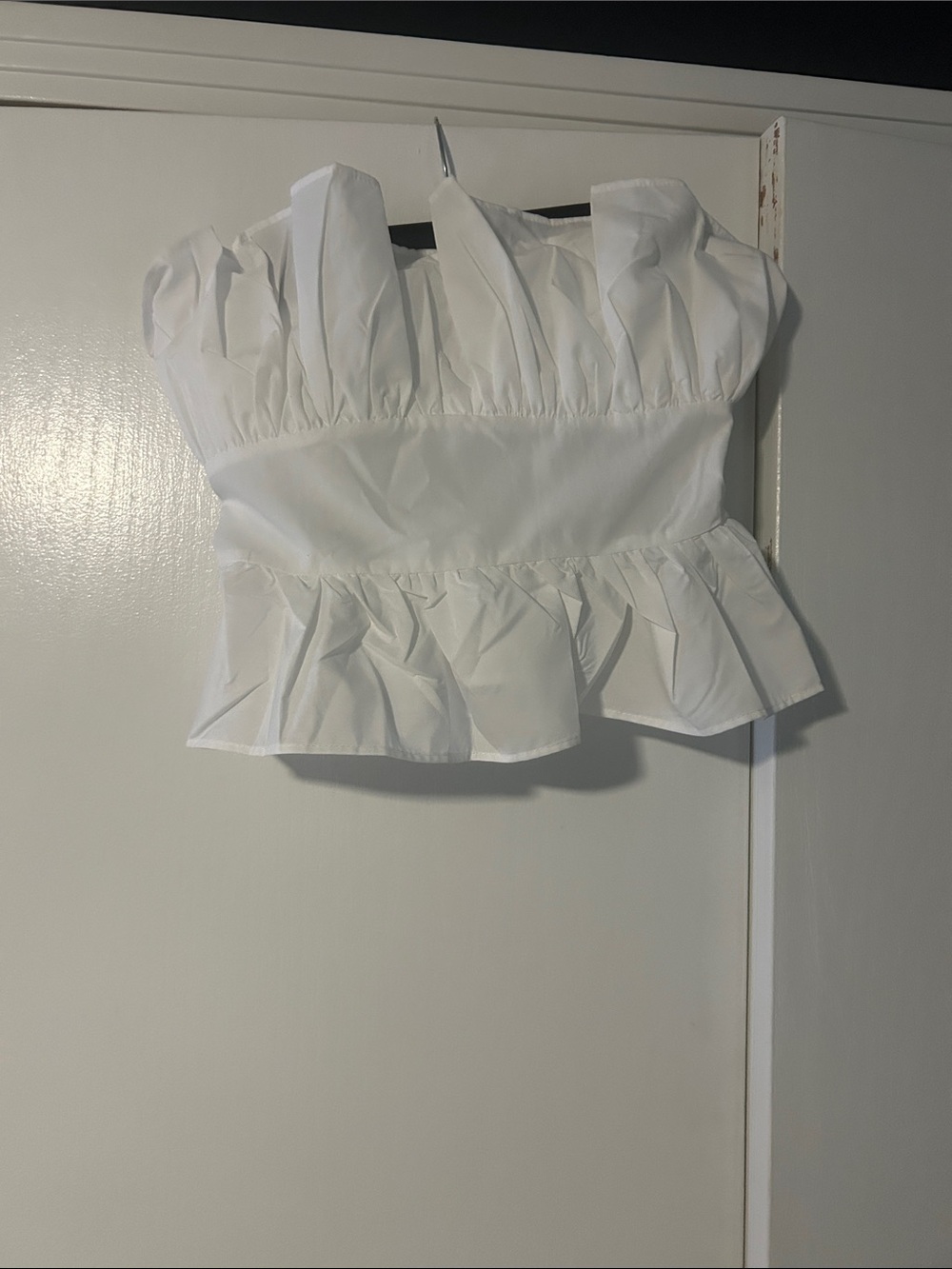 SHEIN White Ruffled Strapless Crop Top